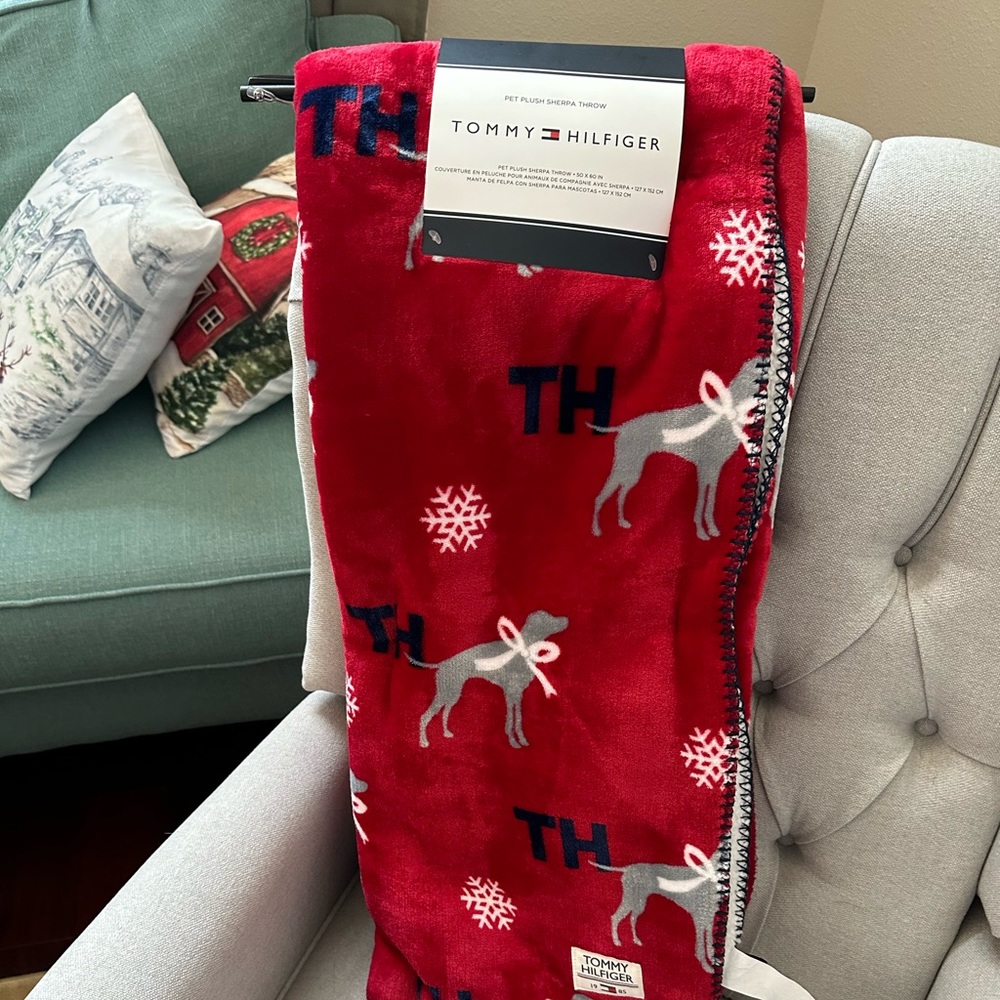 Tommy Hilfiger Plush Sherpa Throw Red 50”x60”